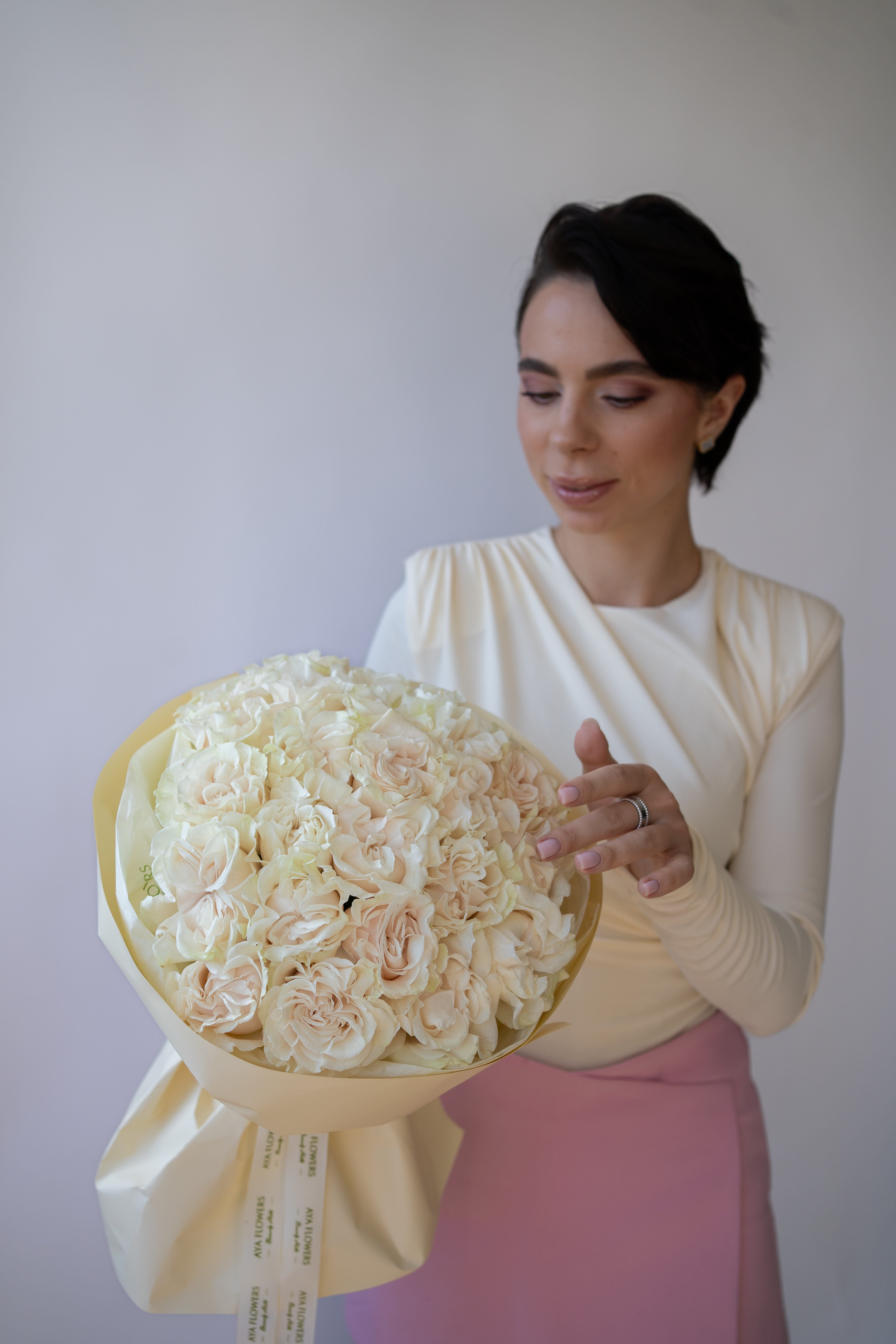 No. 021 Whispering Cream Roses