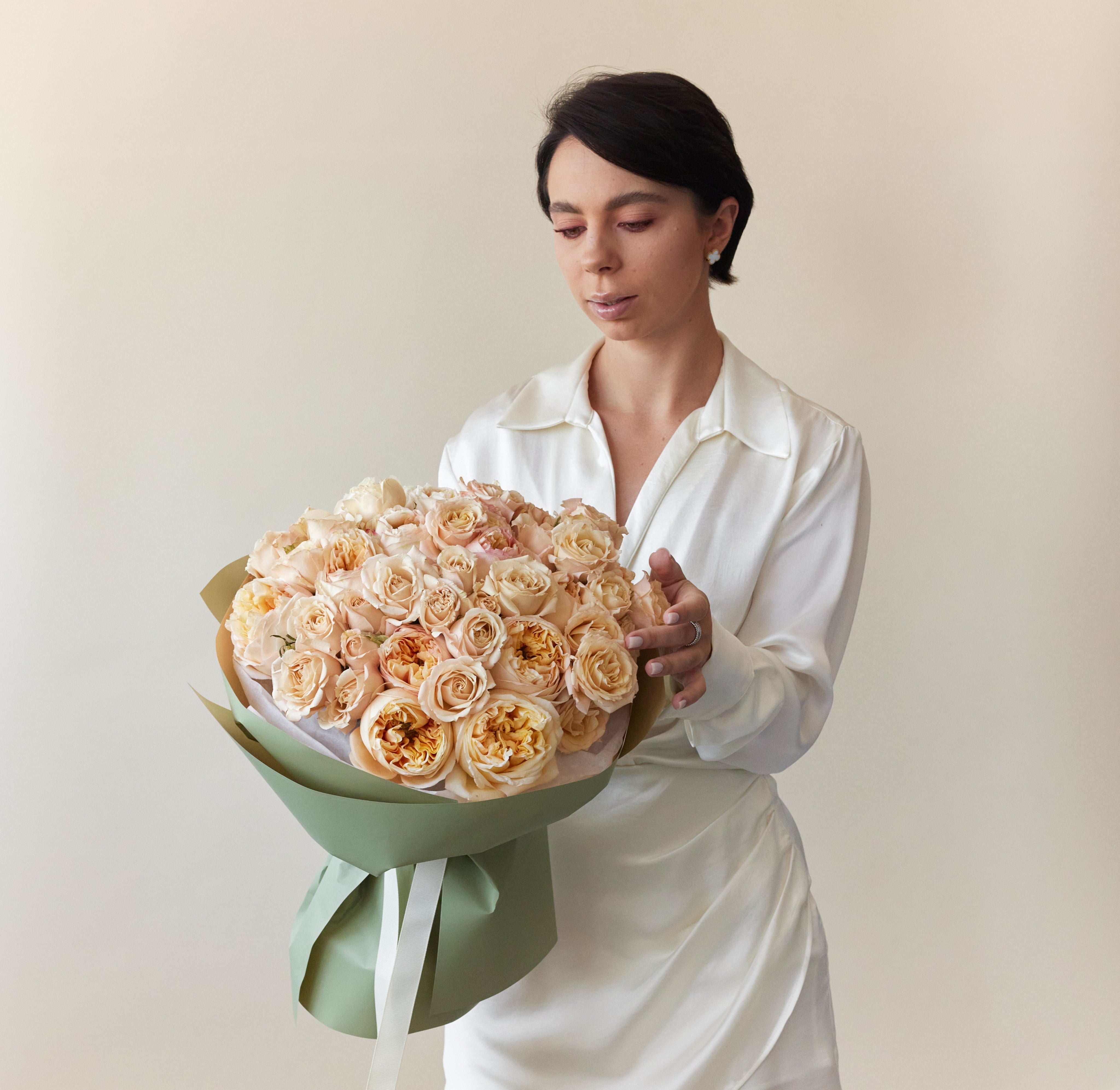 Bouquet No. 86 Light Roses - by floral design Aya Flowers