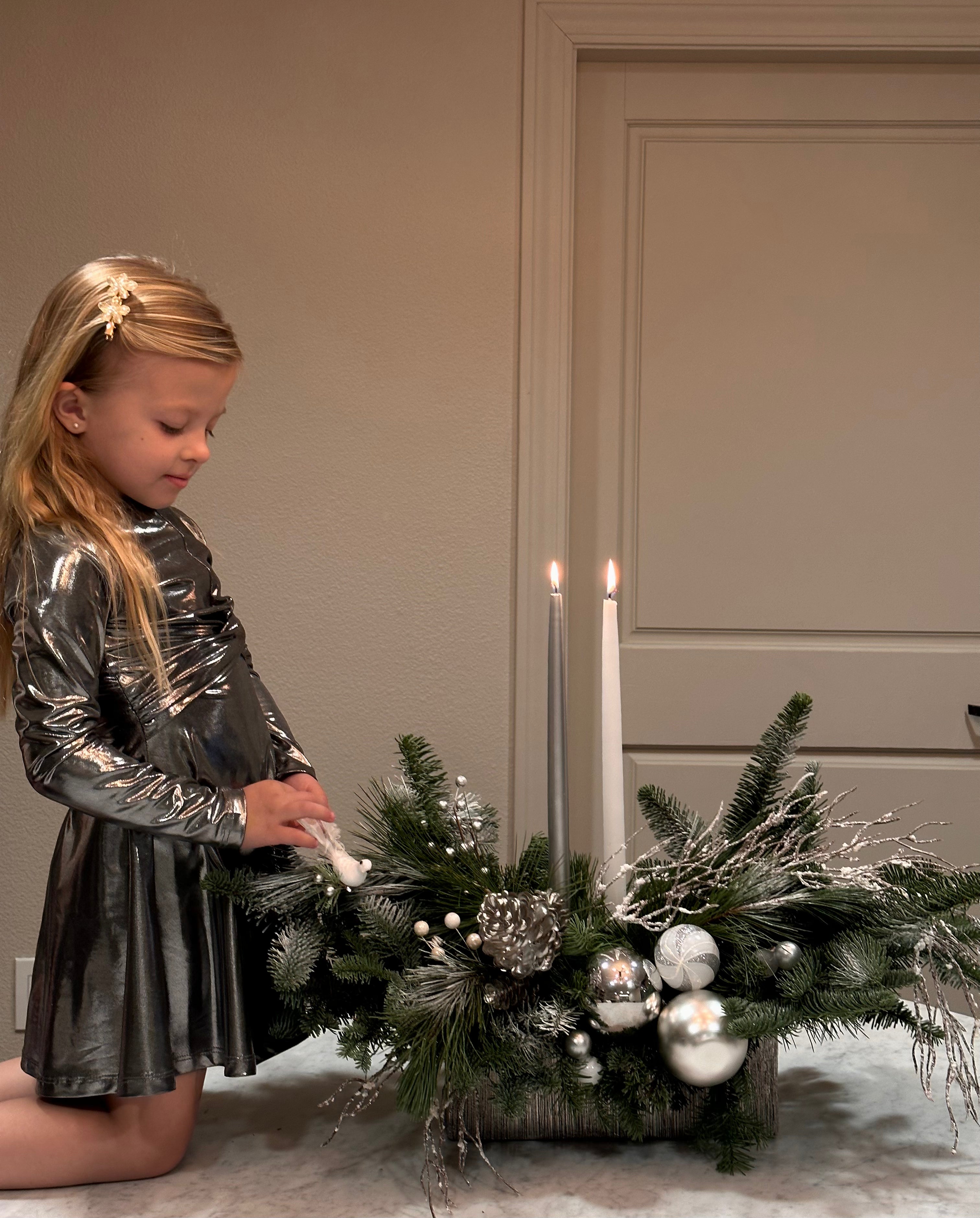 No 1038. Silver Christmas arrangement