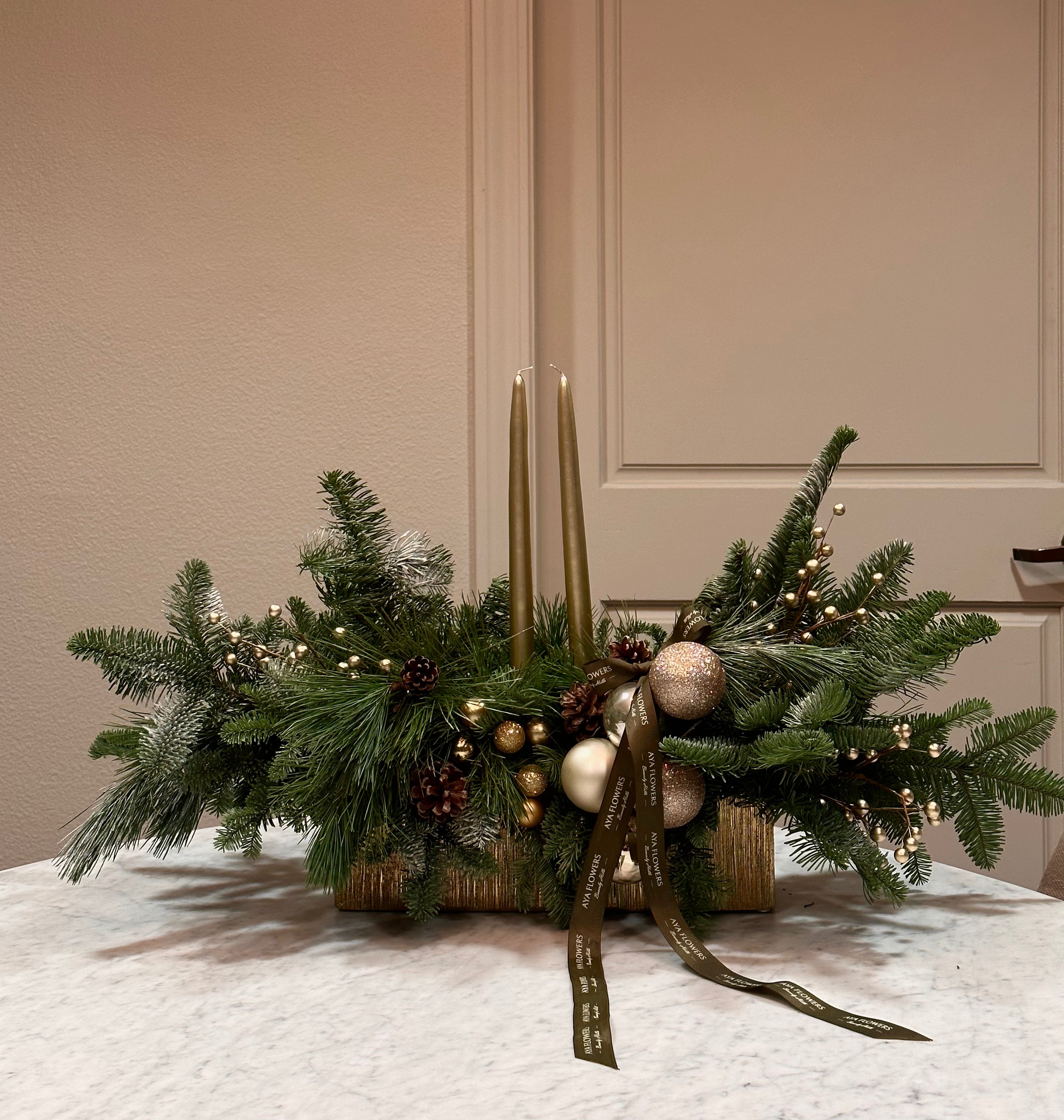 No 1037. Gold Christmas arrangement