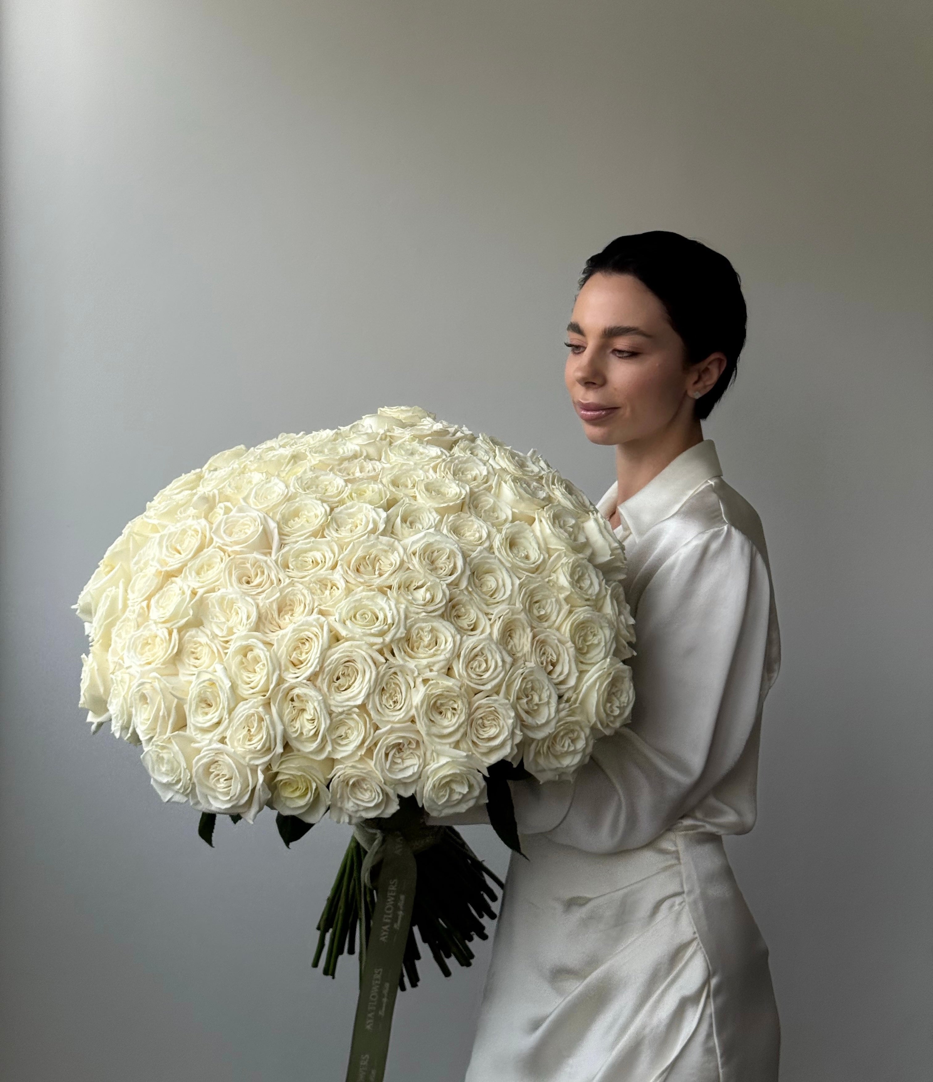 Roses delivery in Los Angeles - by floral design Aya Flowers